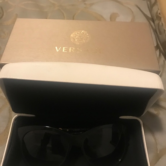 Versace Sunglasses - Picture 4 of 6
